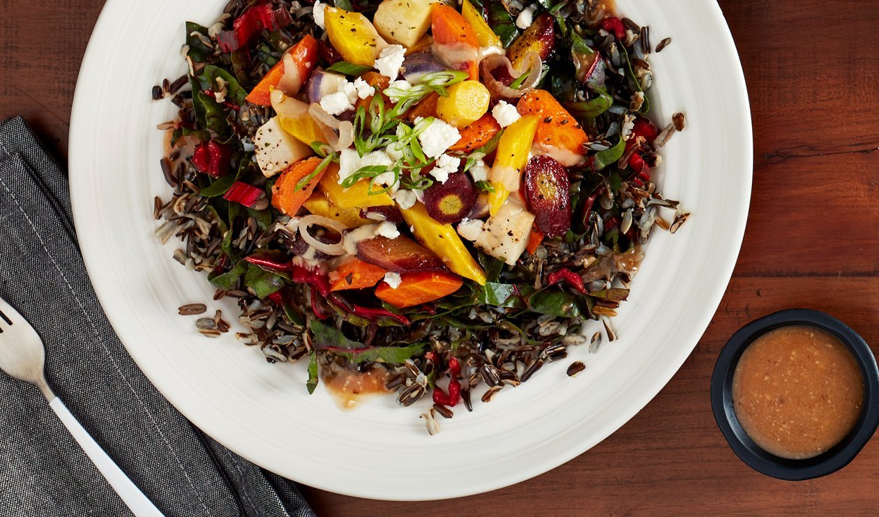 Salade de Légumes-Racines Glacés au Balsamique, Miso et Sirop d'érable – recette Salade de Légumes-Racines Glacés au Balsamique, Miso et Sirop d'érable – recette
