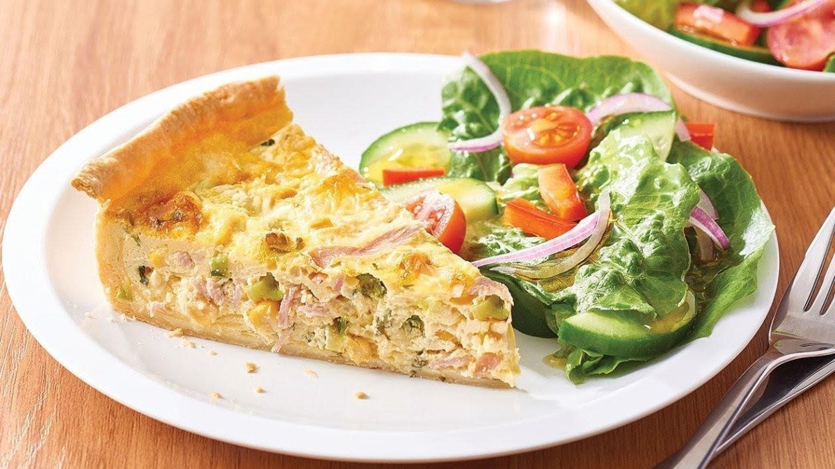 Spring Ham, Asparagus and Shiitake Quiche with Tomato and Green Onion Hollandaise – recette Spring Ham, Asparagus and Shiitake Quiche with Tomato and Green Onion Hollandaise – recette