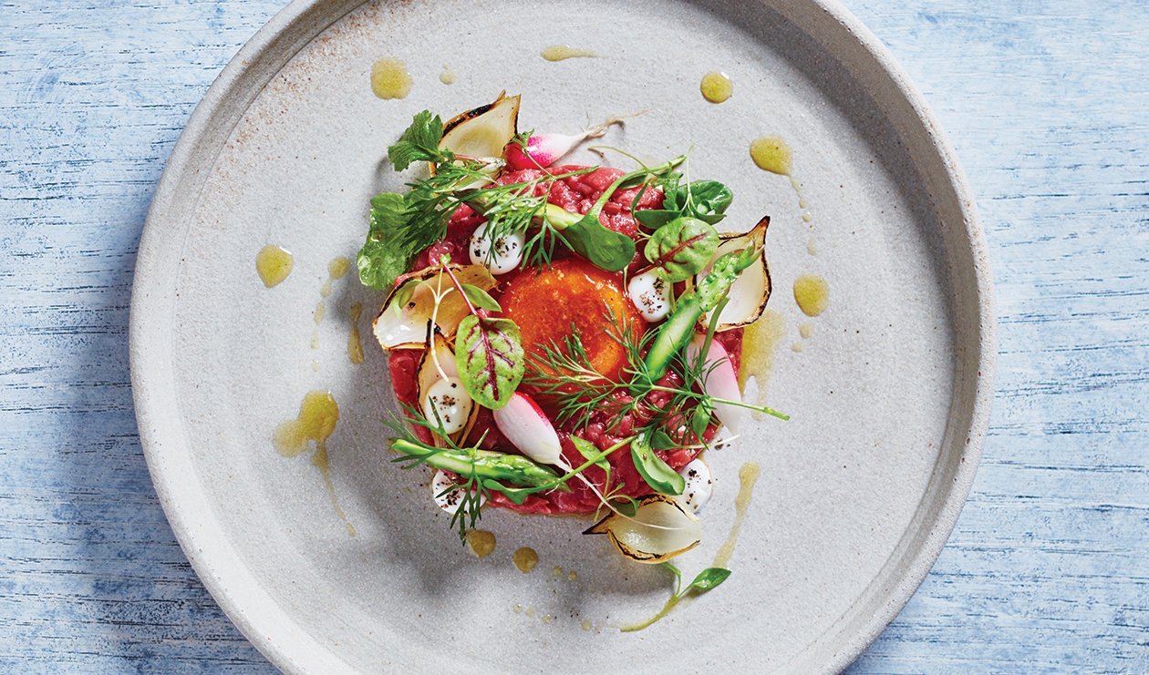 Tartare de Betteraves aux Œufs Marinés – recette Tartare de Betteraves aux Œufs Marinés – recette