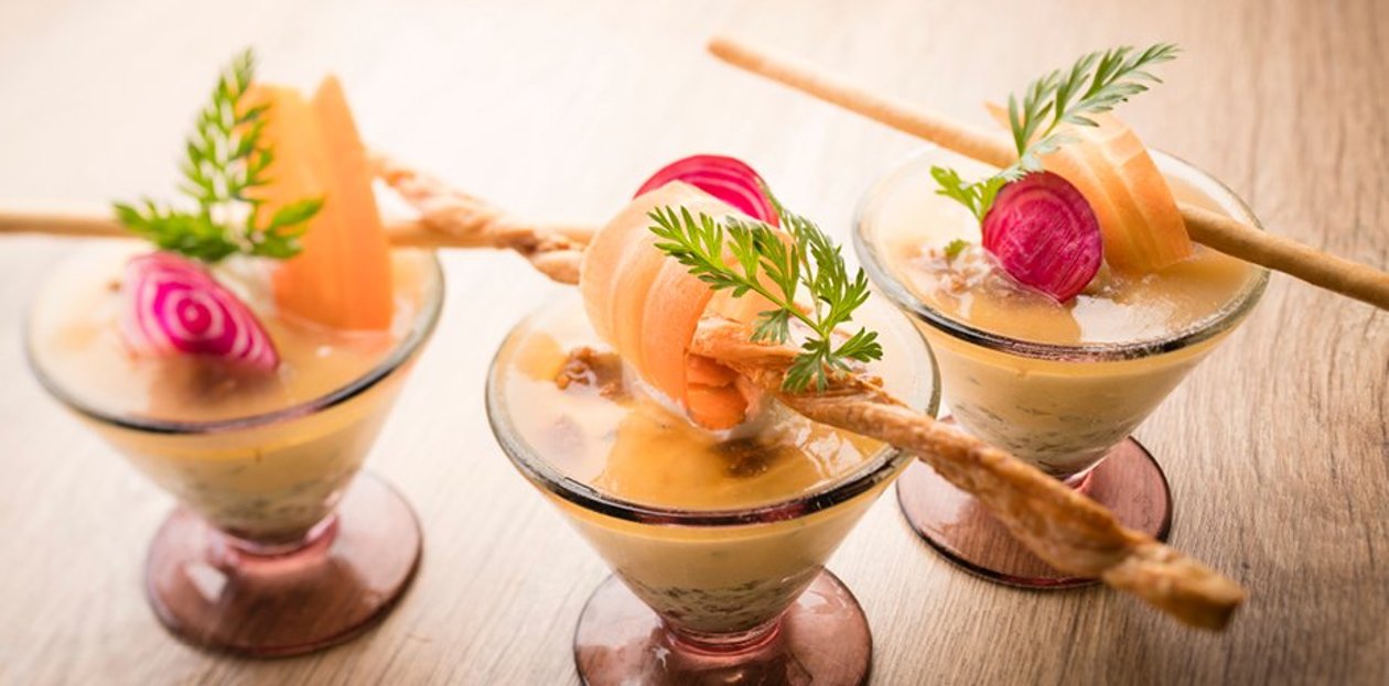 Panna cotta de carotte au pesto et chèvre, gelée royale au thé et à l'orange Recette