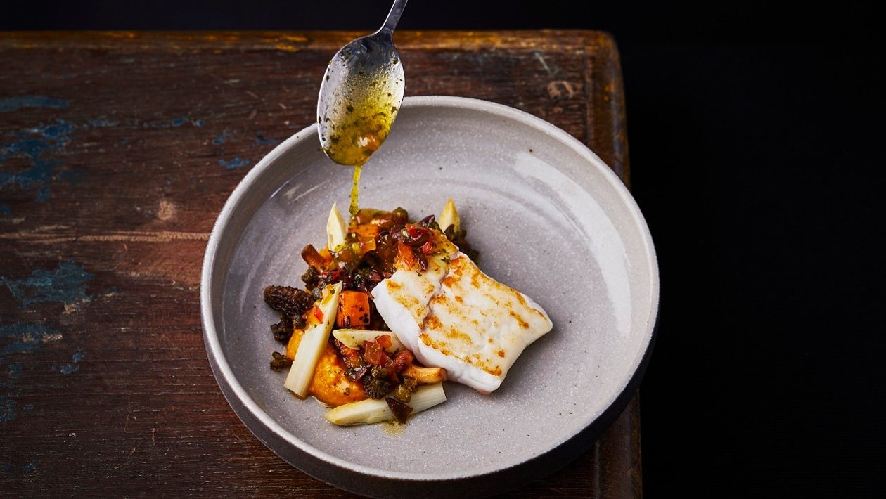 Grillezett rombuszhal, citrusos zöldségekkel, édesburgonya krémmel Grillezett rombuszhal, citrusos zöldségekkel, édesburgonya krémmel