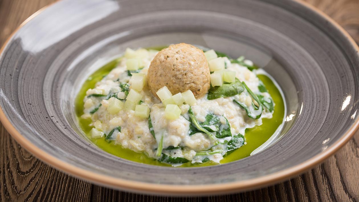 Karalábés bulgúr risotto borjú gombóccal Karalábés bulgúr risotto borjú gombóccal