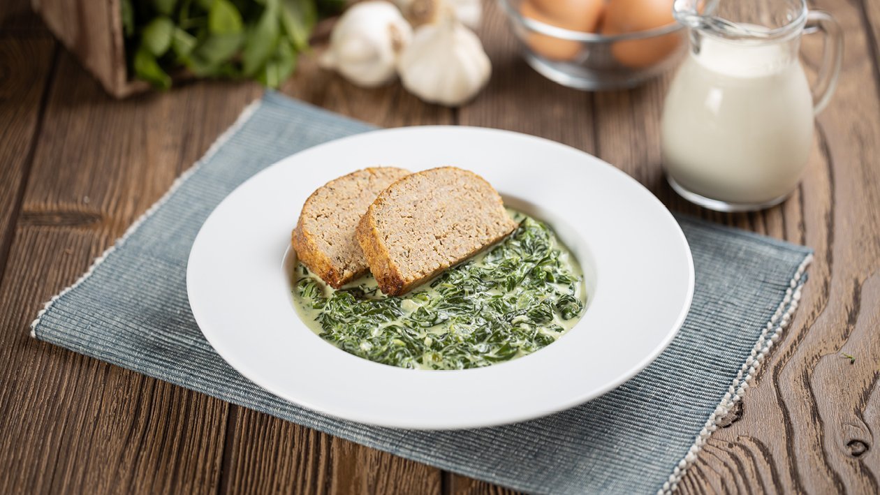 Tejszínes parajfőzelék köleses-burgonyás pulykavagdalttal (felnőtt) Tejszínes parajfőzelék köleses-burgonyás pulykavagdalttal (felnőtt)