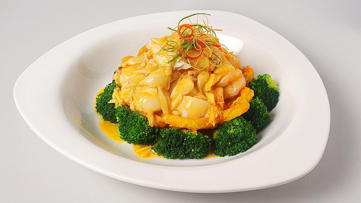 Abalone, Jamur & Brokoli Saus Tiram Abalone, Jamur & Brokoli Saus Tiram