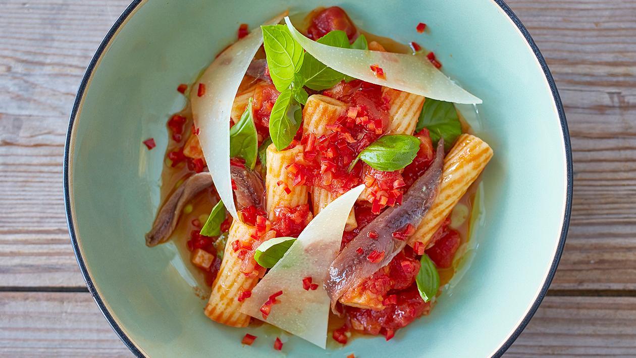 Pasta Arrabiata dengan Ikan Asin Pasta Arrabiata dengan Ikan Asin