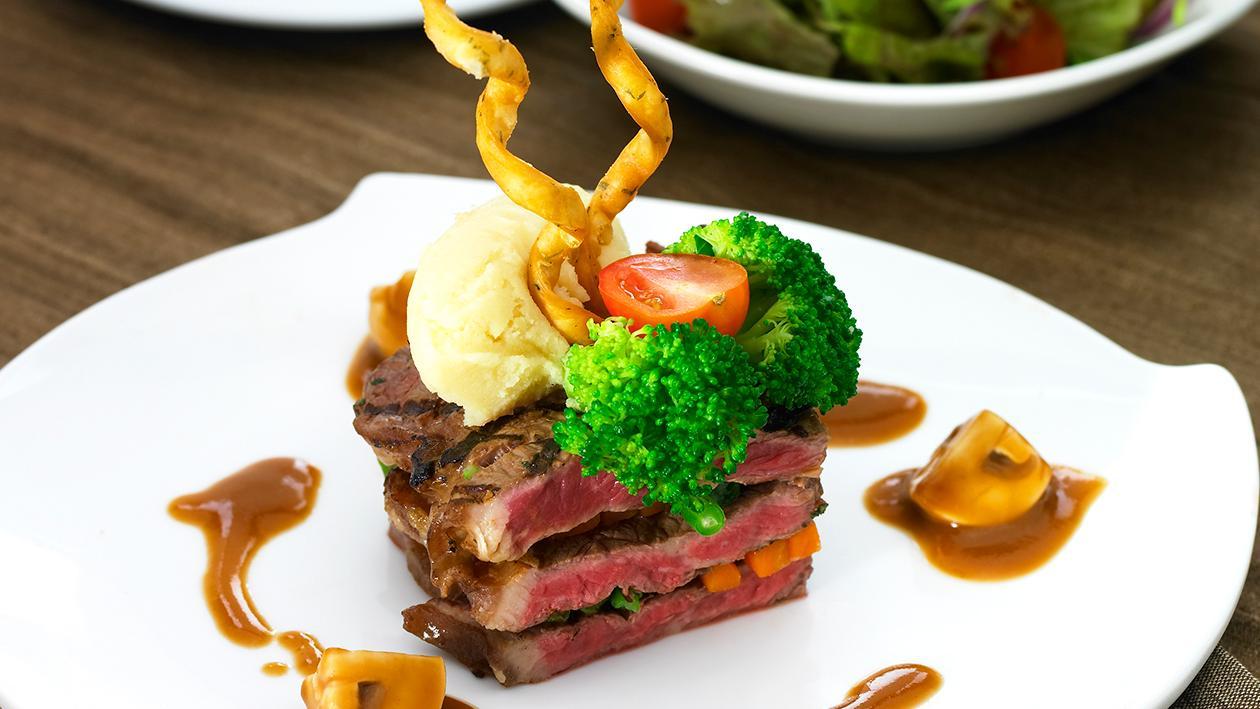 Stik Daging Sapi Saus Jamur Stik Daging Sapi Saus Jamur