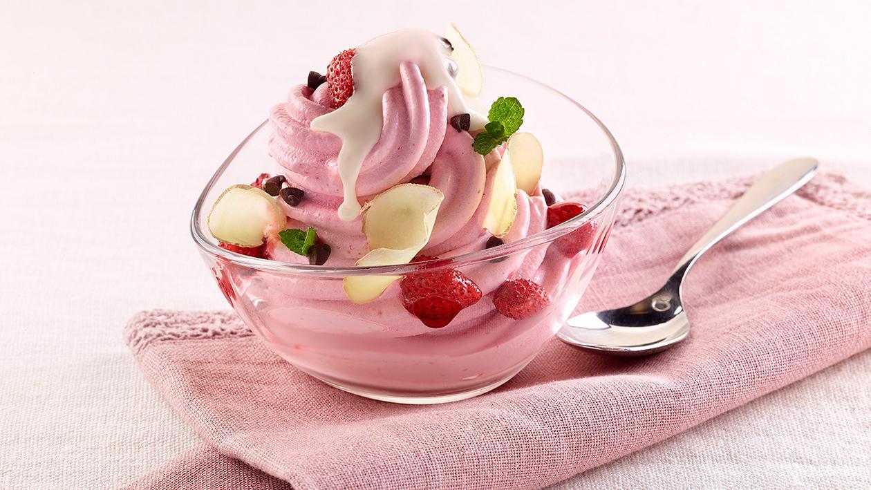Bavarese alla fragola, con fragoline, cioccolato bianco e zenzero – Ricetta Bavarese alla fragola, con fragoline, cioccolato bianco e zenzero – Ricetta