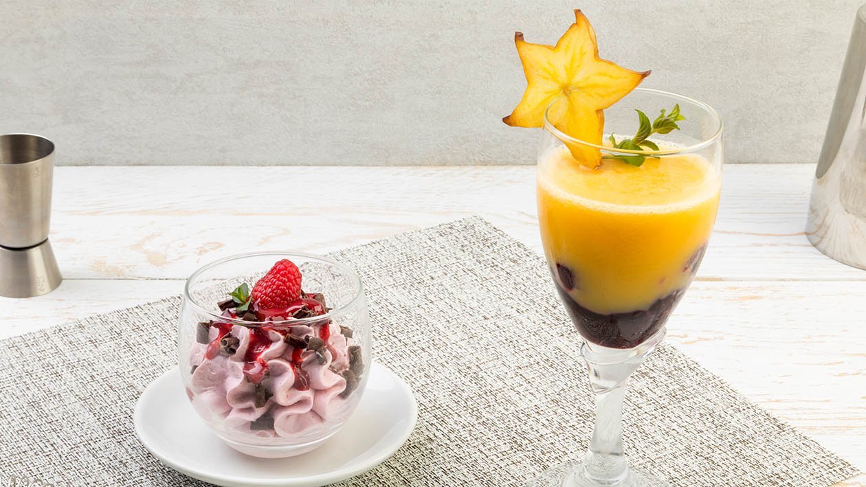 Bellini al mango con ciliegia al maraschino, con mousse ai lamponi e scaglie di cioccolato – Ricetta Bellini al mango con ciliegia al maraschino, con mousse ai lamponi e scaglie di cioccolato – Ricetta