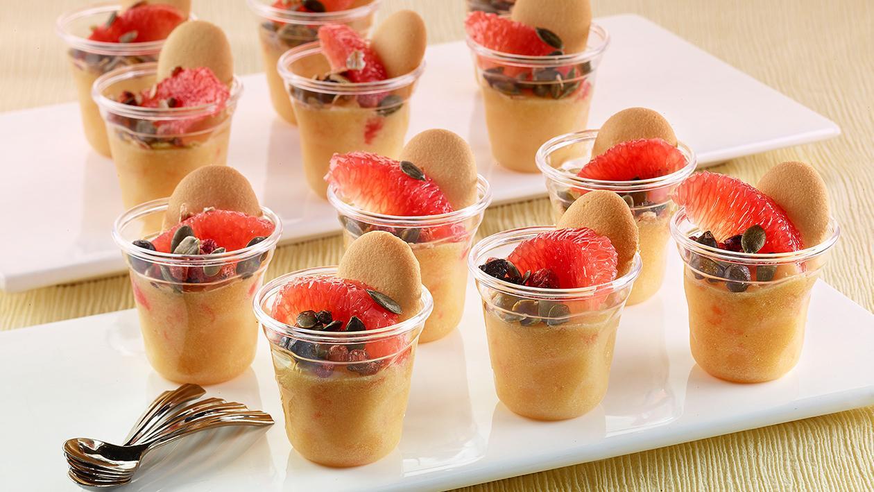Budino alla vaniglia, con pompelmo rosa, lingue di gatto e semi di girasole – Ricetta Budino alla vaniglia, con pompelmo rosa, lingue di gatto e semi di girasole – Ricetta