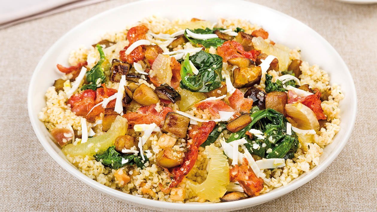 bulgur tiepido con melanzana arrosto, pancetta croccante, ricotta salata e spinaci al limone – Ricetta bulgur tiepido con melanzana arrosto, pancetta croccante, ricotta salata e spinaci al limone – Ricetta
