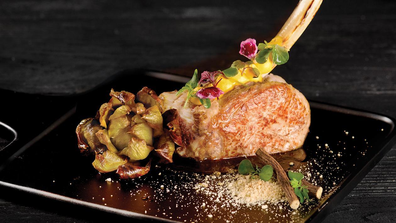 Carciofo alla giudia con nodino di vitello e salsa alla liquirizia – Ricetta Carciofo alla giudia con nodino di vitello e salsa alla liquirizia – Ricetta