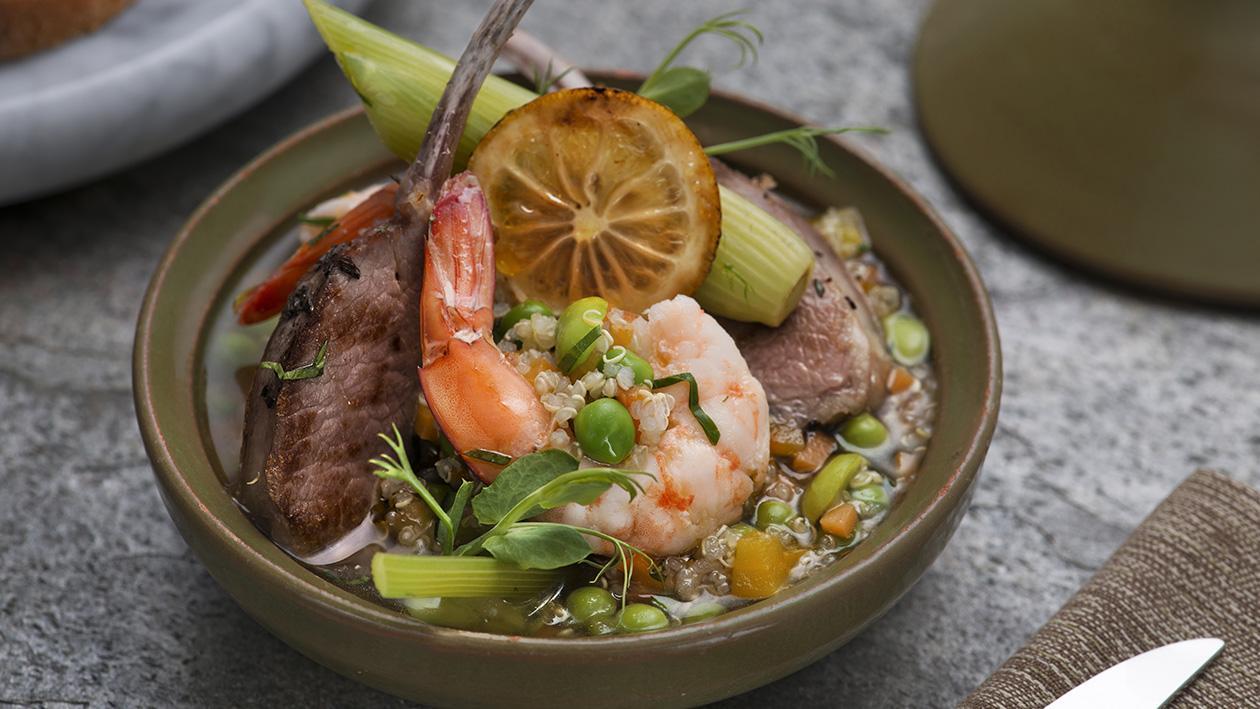 Carré di agnello con gamberi, quinoa al profumo di limone e menta – Ricetta Carré di agnello con gamberi, quinoa al profumo di limone e menta – Ricetta