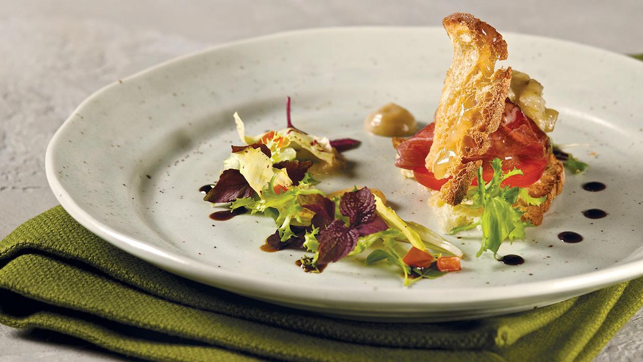 Cono di coppa di maiale con caviale di melanzane, pane di segale e pomodoro camone – Ricetta Cono di coppa di maiale con caviale di melanzane, pane di segale e pomodoro camone – Ricetta