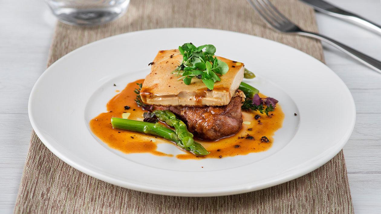 Coscia di manzo con tofu alla demi-glacè e asparagi confit – Ricetta Coscia di manzo con tofu alla demi-glacè e asparagi confit – Ricetta