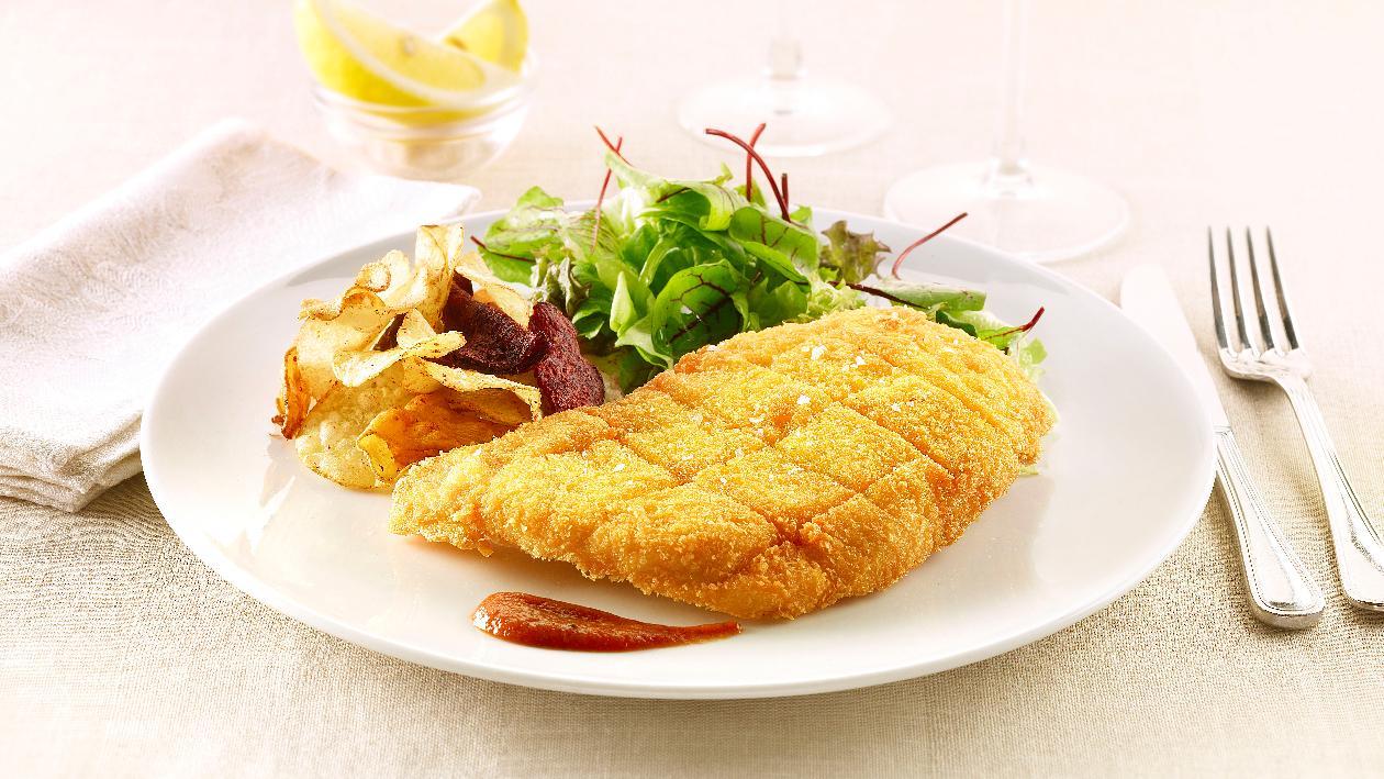 Cotoletta gluten free con patate chips colorate e ketchup al pepe – Ricetta Cotoletta gluten free con patate chips colorate e ketchup al pepe – Ricetta