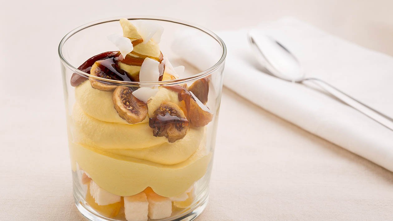 crema catalana gluten free alla mela con fichi caramellati e cocco candito – Ricetta crema catalana gluten free alla mela con fichi caramellati e cocco candito – Ricetta