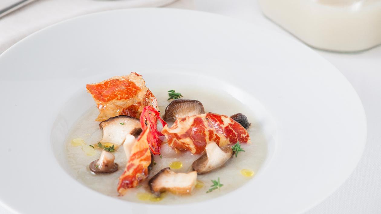 Crema di topinambur in vasocottura con capocollo croccante e cardoncelli – Ricetta Crema di topinambur in vasocottura con capocollo croccante e cardoncelli – Ricetta