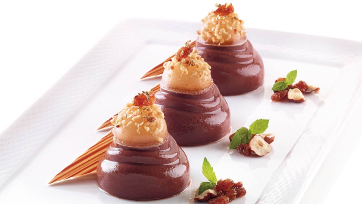 cremoso al fondente, rum, nocciole tostate e uva sultanina – Ricetta cremoso al fondente, rum, nocciole tostate e uva sultanina – Ricetta
