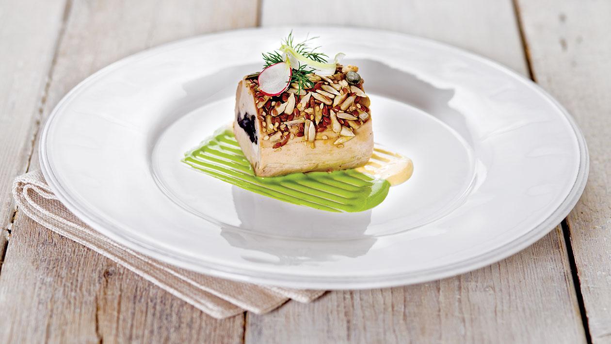 Filetto di maialino farcito con radicchio su fonduta di taleggio e cavoletti di Bruxelles – Ricetta Filetto di maialino farcito con radicchio su fonduta di taleggio e cavoletti di Bruxelles – Ricetta