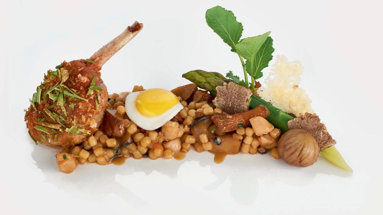 Fregola alla birra affumicata con faraona, zucca gialla e finferli mantecati al burro di bianchetti – Ricetta Fregola alla birra affumicata con faraona, zucca gialla e finferli mantecati al burro di bianchetti – Ricetta