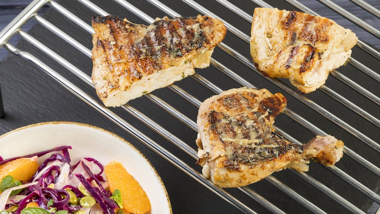 Galletto laccato alla senape, miele e arancia, finocchio a veli, cavolo rosso, semi di zucca e salsa acida – Ricetta Galletto laccato alla senape, miele e arancia, finocchio a veli, cavolo rosso, semi di zucca e salsa acida – Ricetta