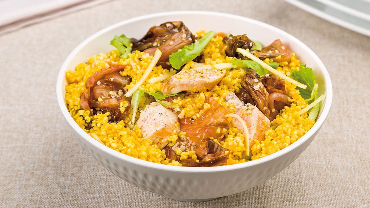 insalata di bulgur alla curcuma con radicchio tardivo, pollo alla piastra, mela e semi di canapa – Ricetta insalata di bulgur alla curcuma con radicchio tardivo, pollo alla piastra, mela e semi di canapa – Ricetta