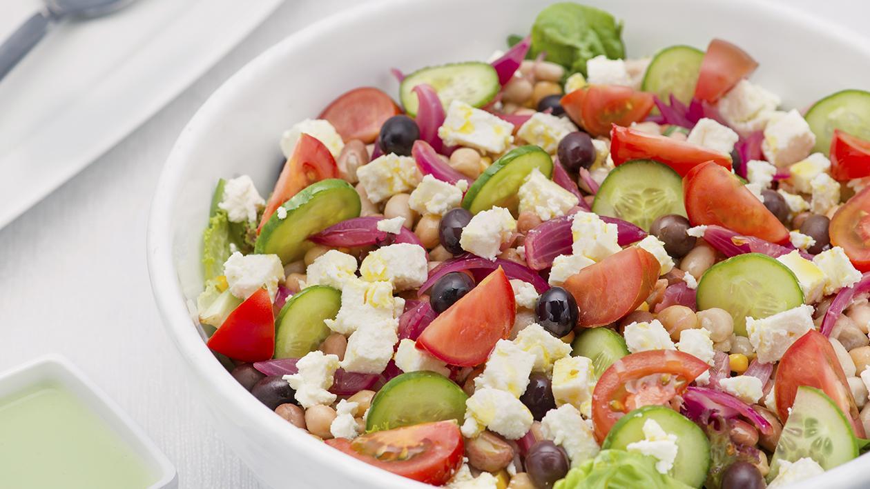 Insalata di legumi e pomodori con dressing al basilico – Ricetta Insalata di legumi e pomodori con dressing al basilico – Ricetta