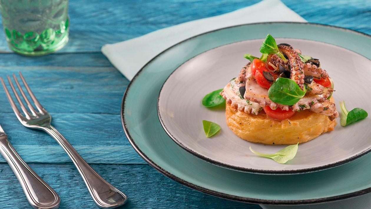 Insalatina di polpo e patate affumicata – Ricetta Insalatina di polpo e patate affumicata – Ricetta