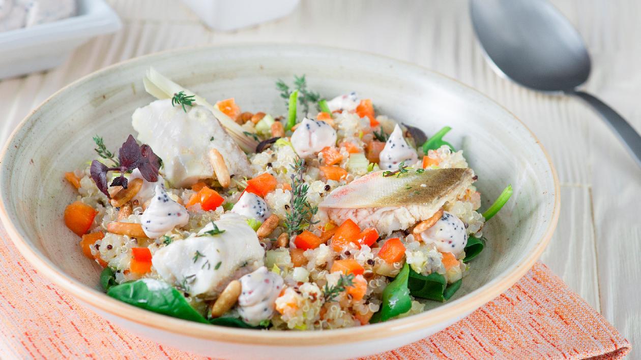Insalatina di quinoa con gallinella confit al lemongrass, pinoli e maionese alle uova di lompo – Ricetta Insalatina di quinoa con gallinella confit al lemongrass, pinoli e maionese alle uova di lompo – Ricetta