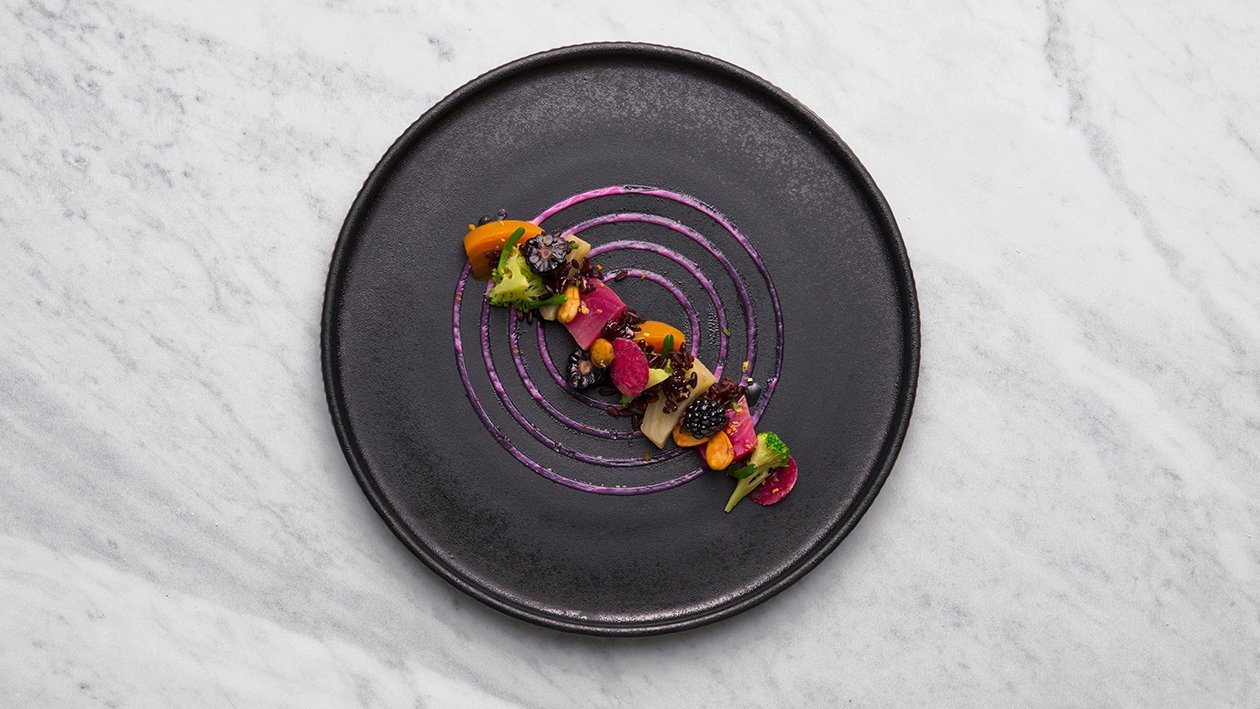 “medley” di rape arcobaleno con riso nero, broccoli, more, mandorle e zeste di limone – Ricetta “medley” di rape arcobaleno con riso nero, broccoli, more, mandorle e zeste di limone – Ricetta