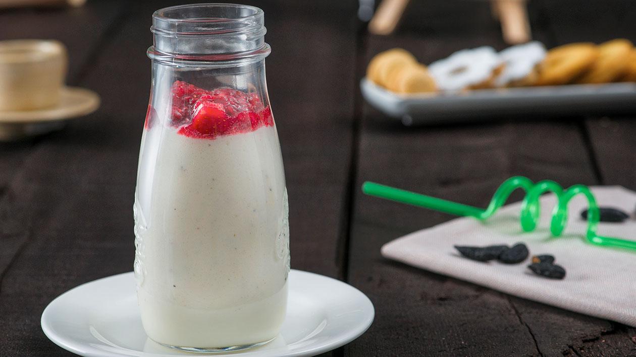 Milkshake spumoso alla fava di tonka e chutney ai frutti rossi – Ricetta Milkshake spumoso alla fava di tonka e chutney ai frutti rossi – Ricetta