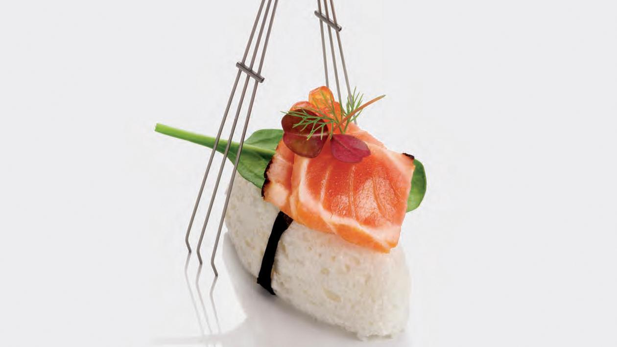 Nigiri di meringhetta al lime con tataki di salmone – Ricetta Nigiri di meringhetta al lime con tataki di salmone – Ricetta