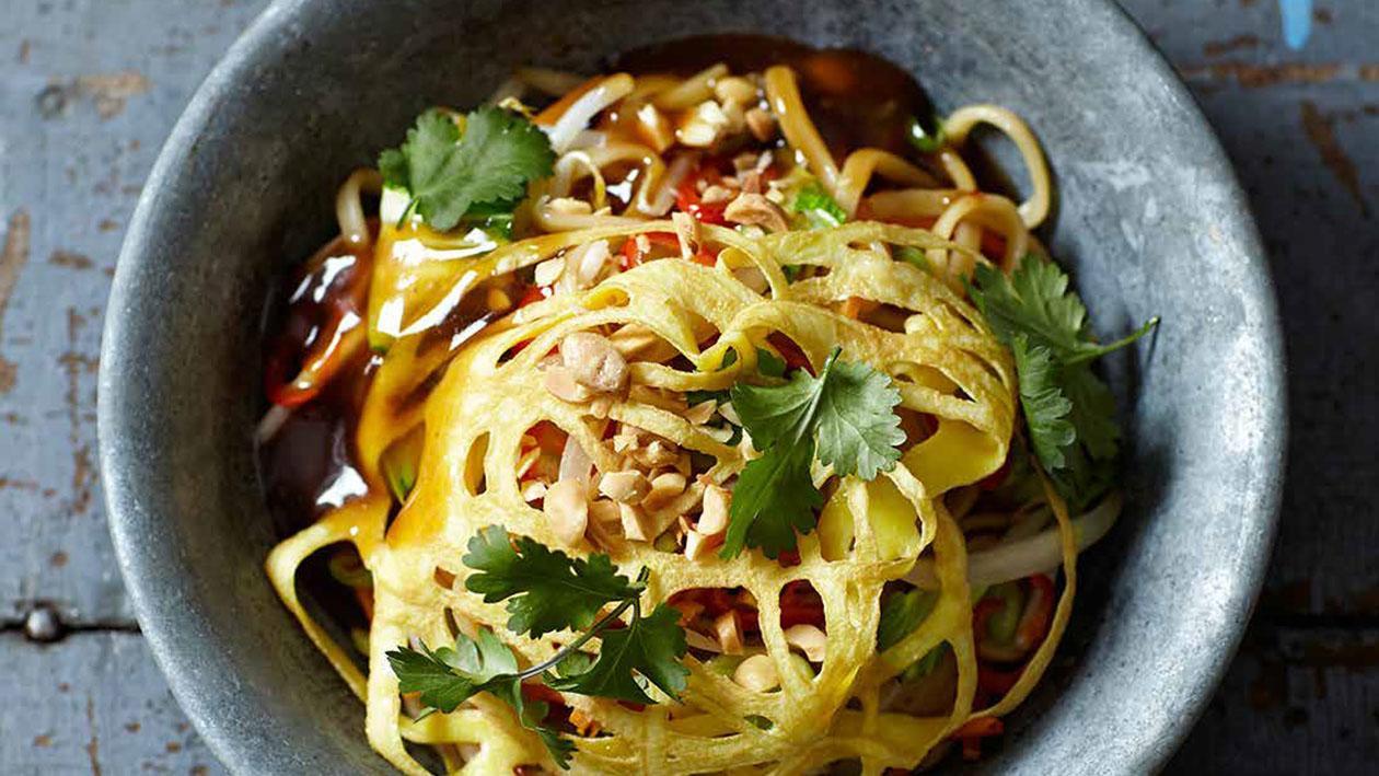 Noodles fritti con uova e verdure piccanti – Ricetta Noodles fritti con uova e verdure piccanti – Ricetta