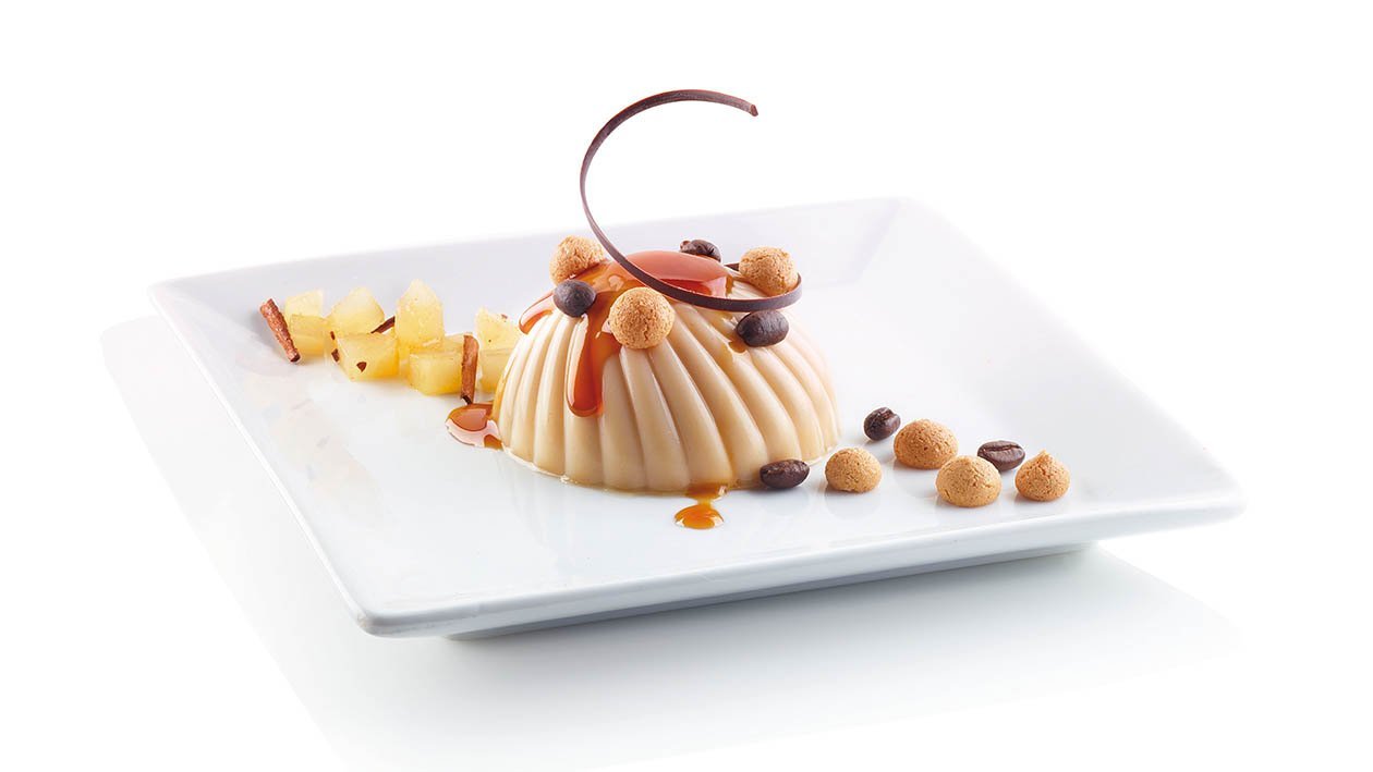 panna cotta all'amaretto con tartare di pere alla cannella – Ricetta panna cotta all'amaretto con tartare di pere alla cannella – Ricetta