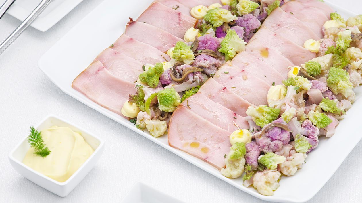 Pesce spada affumicato con cavolfiori, acciuga e maionese allo zafferano e limone – Ricetta Pesce spada affumicato con cavolfiori, acciuga e maionese allo zafferano e limone – Ricetta