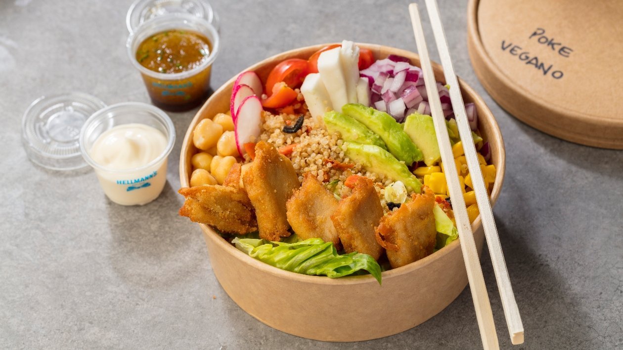 Pokè di quinoa ceci e avocado con tofu croccante e maionese agli agrumi – Ricetta Pokè di quinoa ceci e avocado con tofu croccante e maionese agli agrumi – Ricetta
