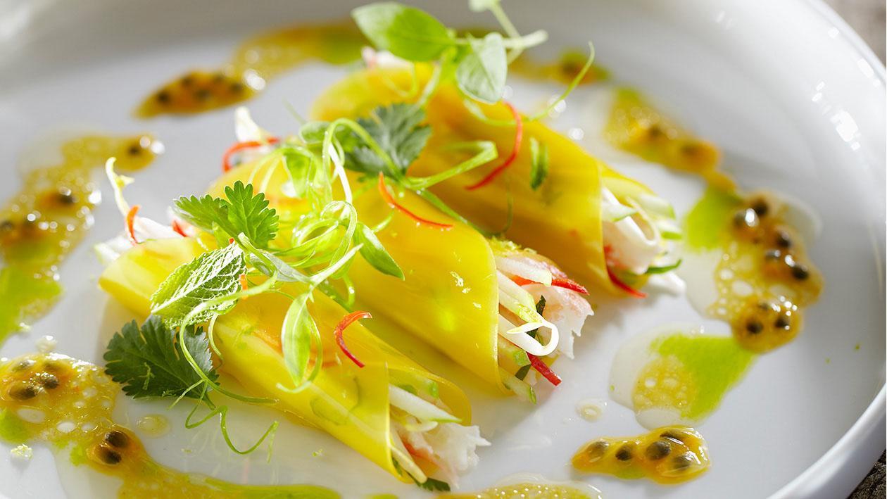 Polpa di granchio reale con mandarino, coriandolo, menta e peperoncino – Ricetta Polpa di granchio reale con mandarino, coriandolo, menta e peperoncino – Ricetta
