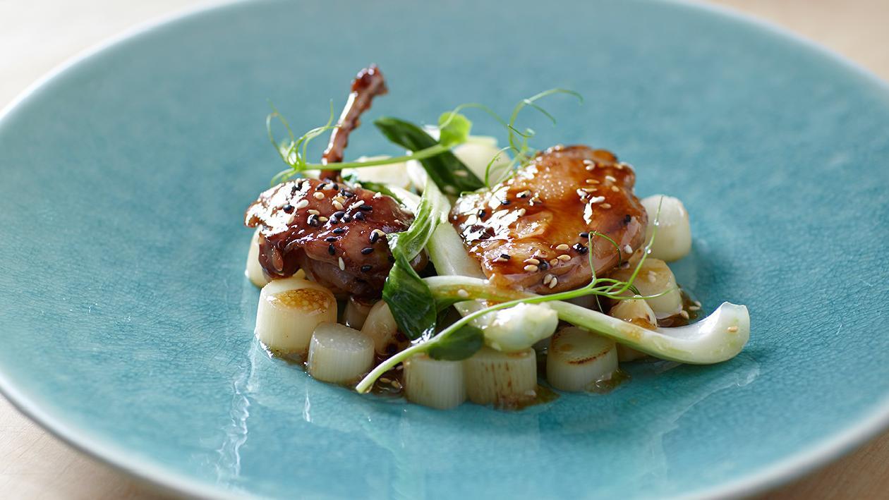 Quaglia in teriyaki, asparagi e cavolo cinese – Ricetta Quaglia in teriyaki, asparagi e cavolo cinese – Ricetta