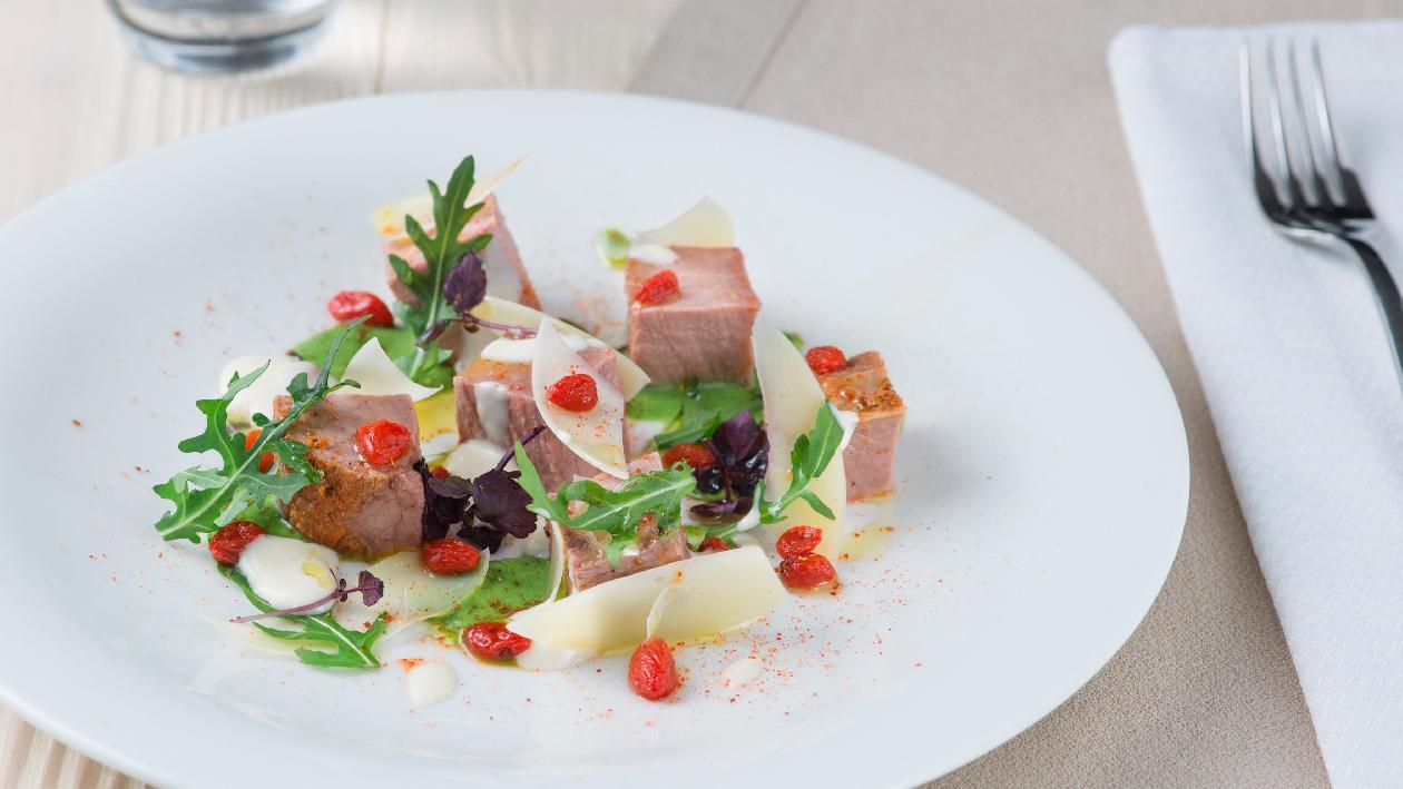 Roastbeef al Garam Lasala a bassa temperatura con pesto di rucola alla salsa caesar – Ricetta Roastbeef al Garam Lasala a bassa temperatura con pesto di rucola alla salsa caesar – Ricetta