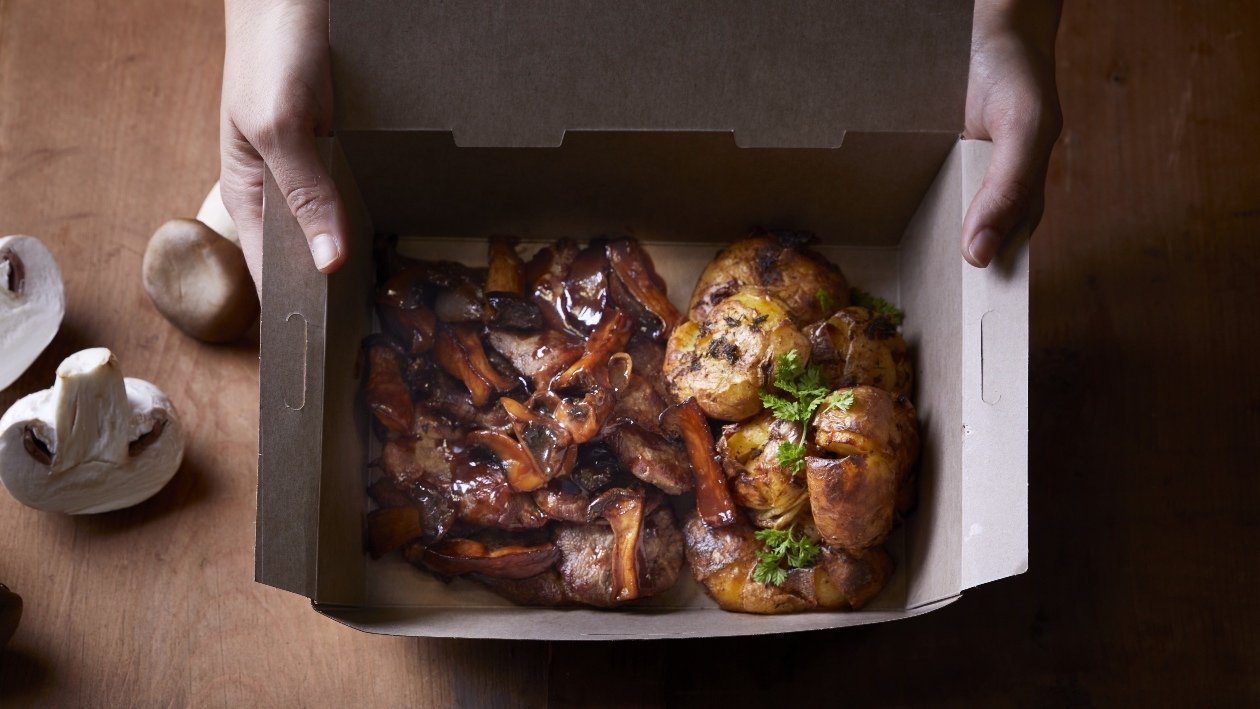 Scaloppa di maiale con salsa al whisky e funghi – Ricetta Scaloppa di maiale con salsa al whisky e funghi – Ricetta