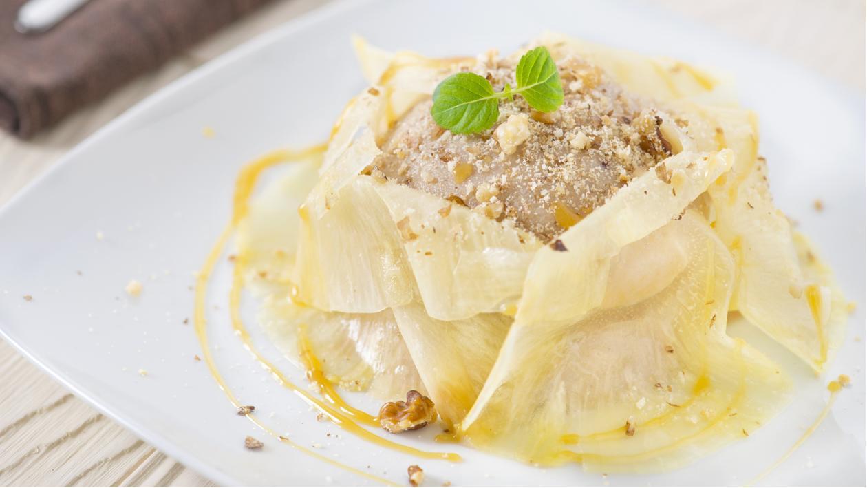 Semifreddo al torroncino con veli di ananas, mou e granella di noci – Ricetta Semifreddo al torroncino con veli di ananas, mou e granella di noci – Ricetta