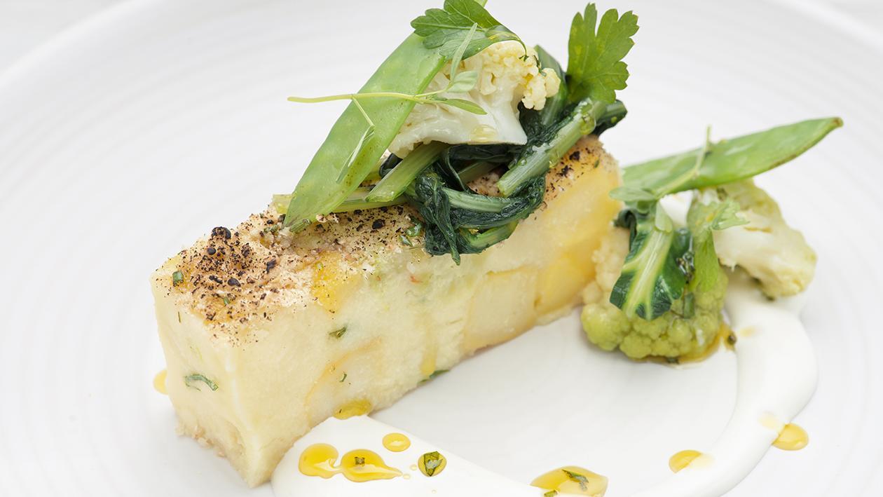 SFORMATO DI PATATE ALLO ZAFFERANO E CAVOLFIORI SU FONDUTA DI CACIOCAVALLO – Ricetta SFORMATO DI PATATE ALLO ZAFFERANO E CAVOLFIORI SU FONDUTA DI CACIOCAVALLO – Ricetta