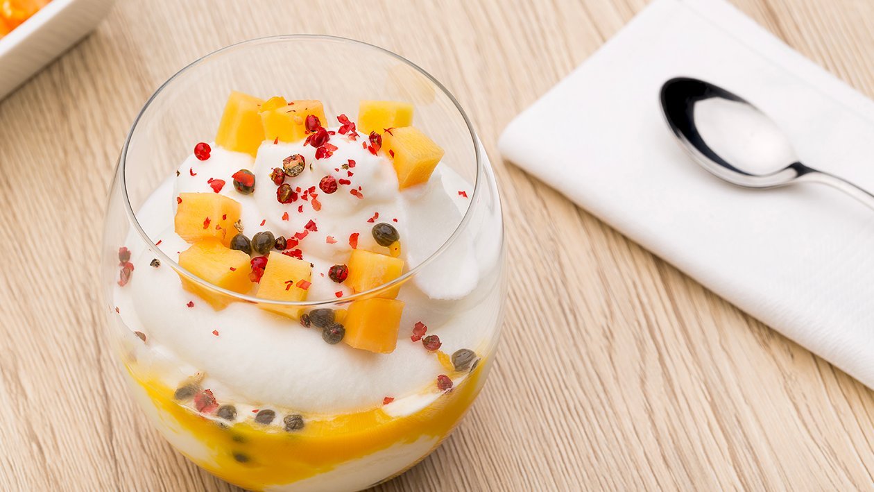 sorbetto al limone e pepe rosa con salsa alla papaya – Ricetta sorbetto al limone e pepe rosa con salsa alla papaya – Ricetta