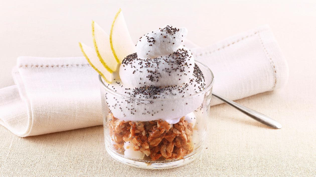 Sorbetto alla pera con croccante alle arachidi e semi di papavero – Ricetta Sorbetto alla pera con croccante alle arachidi e semi di papavero – Ricetta