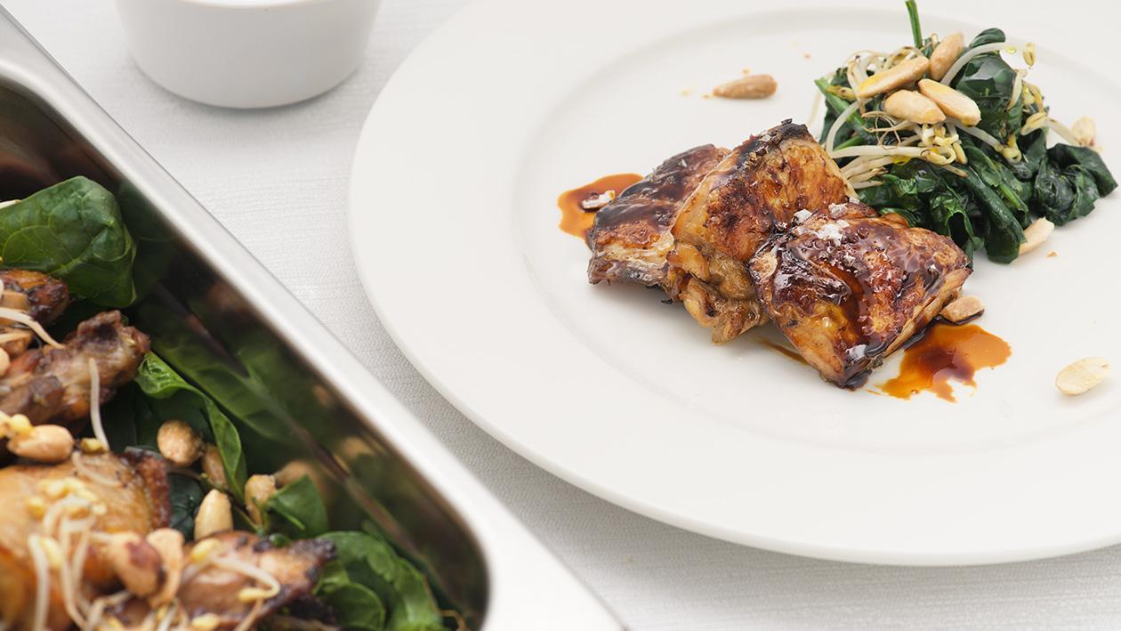Sovracosce di pollo marinate alla salsa di soia e aceto balsamico con germogli e mandorle salate – Ricetta Sovracosce di pollo marinate alla salsa di soia e aceto balsamico con germogli e mandorle salate – Ricetta