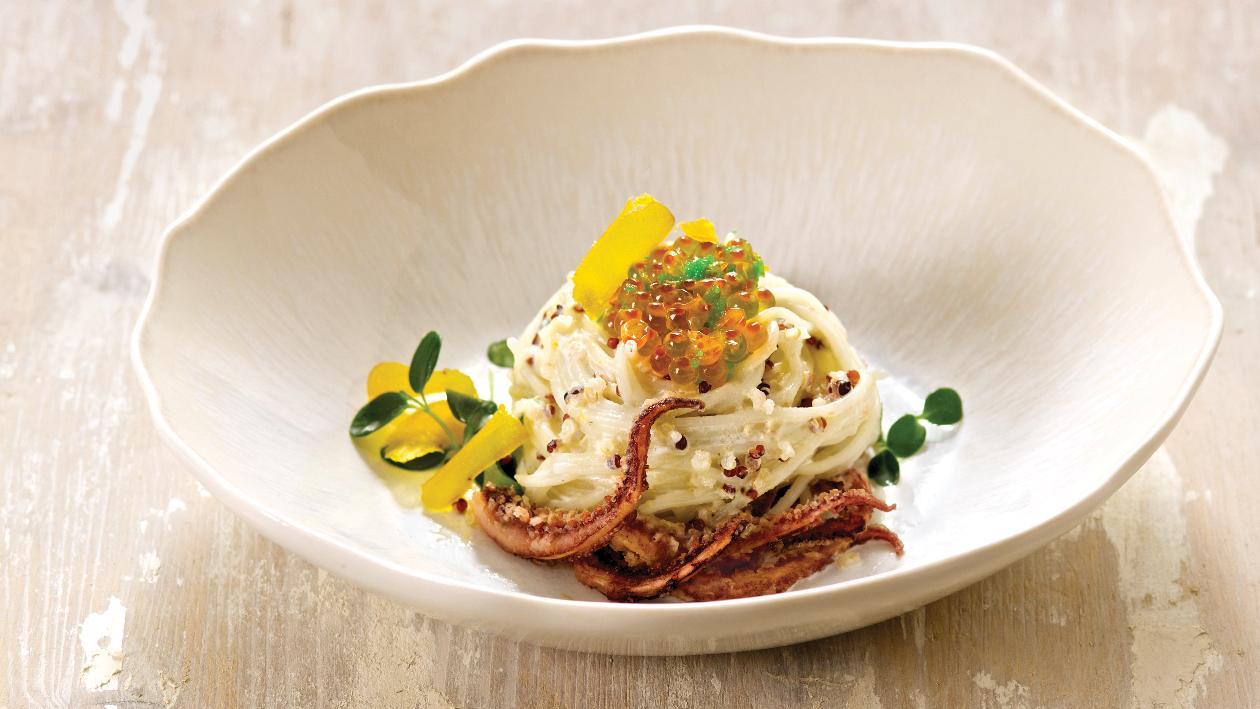 Spaghetti di riso con bottarga, quinoa rossa e arancia. – Ricetta Spaghetti di riso con bottarga, quinoa rossa e arancia. – Ricetta