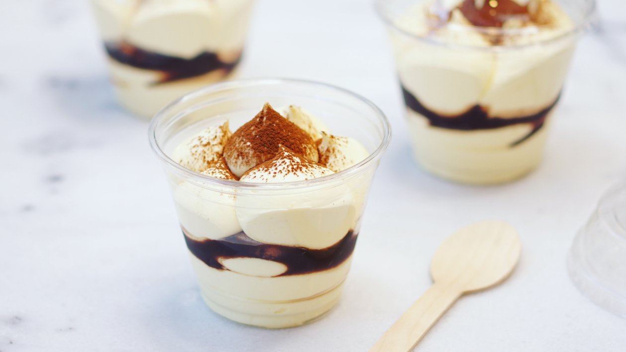 Spuma di tiramisù con topping al cacao - Ricetta - Ricetta Unilever ...