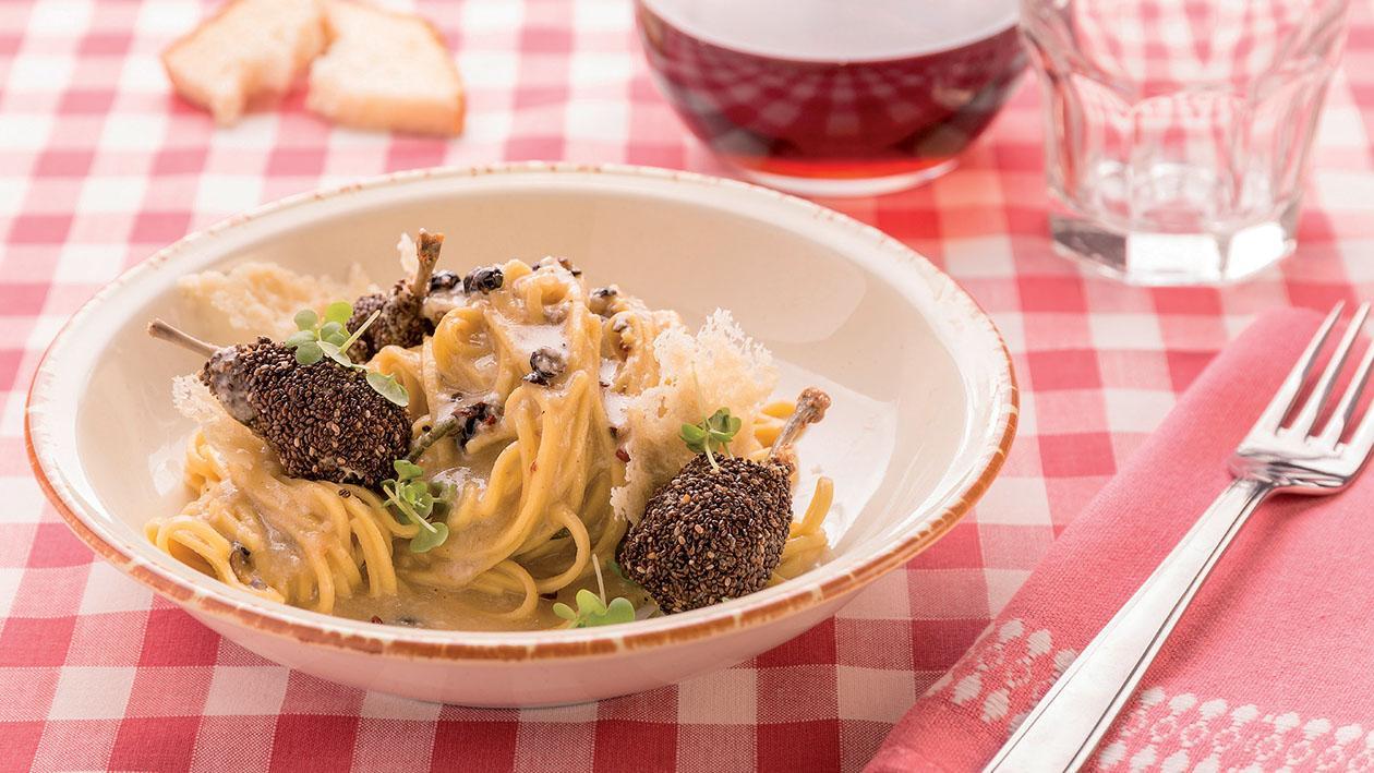 Tagarin cacio e pepe con coscette di quaglia ai semi di chia – Ricetta Tagarin cacio e pepe con coscette di quaglia ai semi di chia – Ricetta