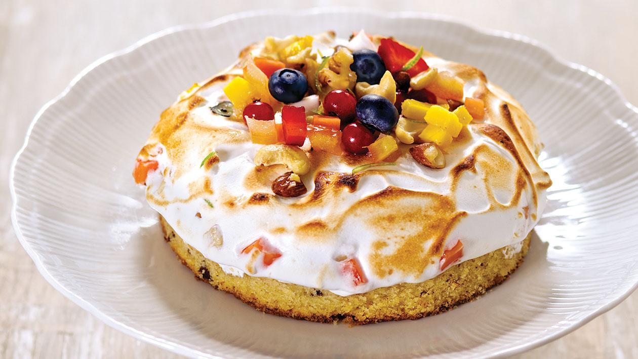 Torta di nocciole e cioccolato con meringa flambata alla frutta fresca – Ricetta Torta di nocciole e cioccolato con meringa flambata alla frutta fresca – Ricetta