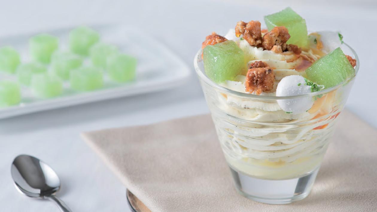 Verrina di mascarpone alla vaniglia con geleè di avocado e biscotto al caramello – Ricetta Verrina di mascarpone alla vaniglia con geleè di avocado e biscotto al caramello – Ricetta